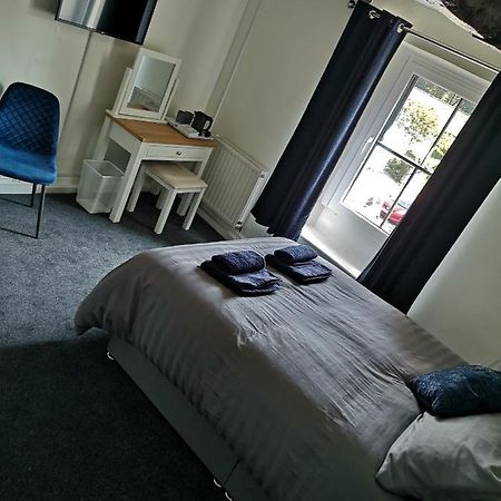 דלטון אין פרנס Red Lion Rooms - Self Check In מראה חיצוני תמונה